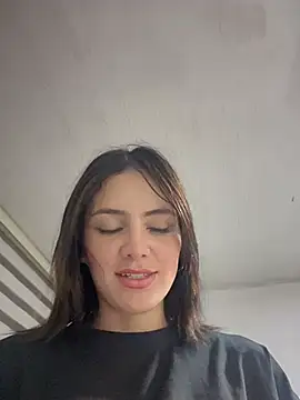 Lorraine Leon online show from March 4, 3:00 am