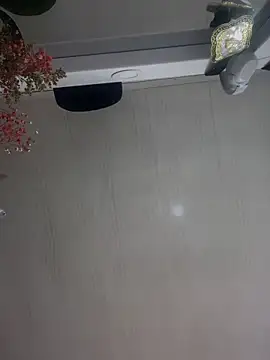 Lorraine Leon online show from March 20, 1:46 am