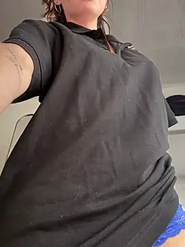 Lorraine Leon online show from March 21, 8:29 pm