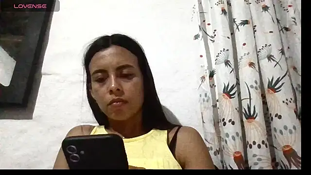 Snapshot of stefany_sexxx chatting on January 18, 2:47 am stefany sexxx online show from January 18, 2:47 am