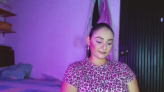 Snapshot of Kaory_32 chatting on November 4, 5:50 am Kaory 32 online show from November 4, 5:50 am