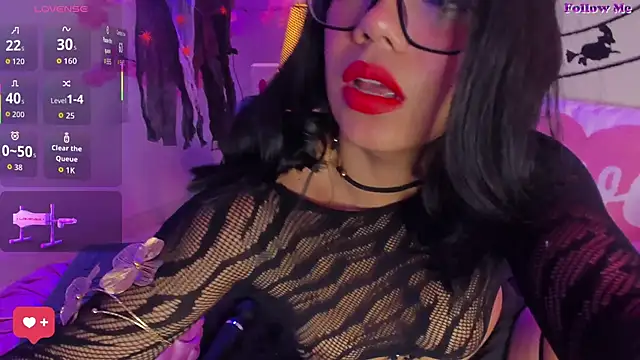 Snapshot of SenniaBella chatting on October 29, 1:57 pm SenniaBella online show from October 29, 1:57 pm