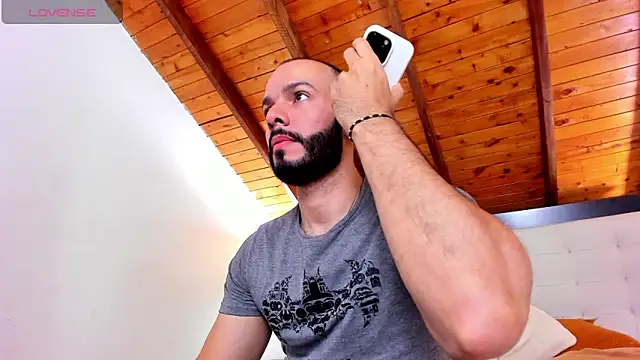 Tom Bailey online show from October 4, 12:58 pm