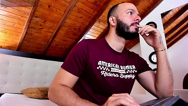 Tom Bailey online show from November 22, 12:37 pm