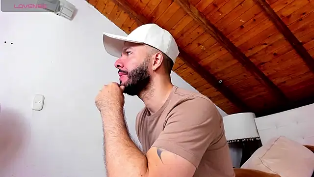 Tom Bailey online show from April 19, 1:10 pm