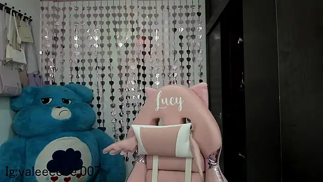 lucyy tay online show from December 7, 3:25 am