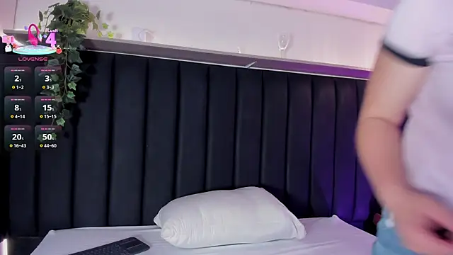 AllisonRoberts  online show from September 14, 1:27 am