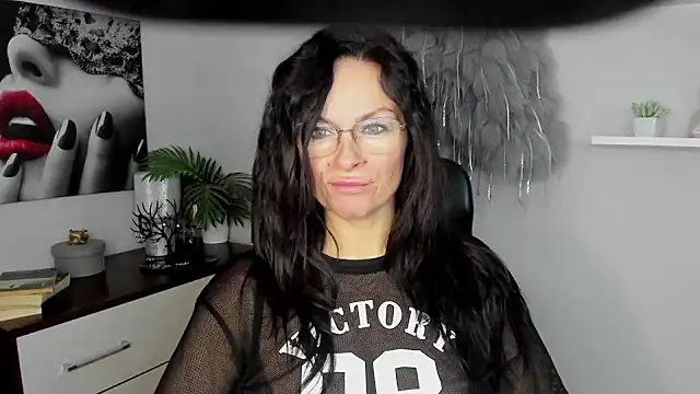 HelenLuxx online show from January 20, 6:53 am