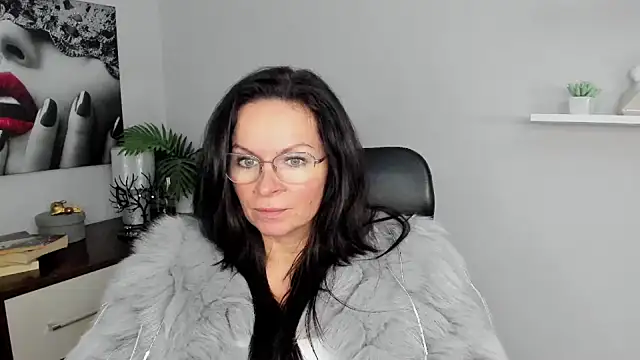 HelenLuxx online show from January 22, 10:18 am