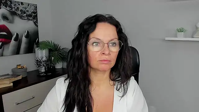 HelenLuxx online show from January 24, 10:11 am