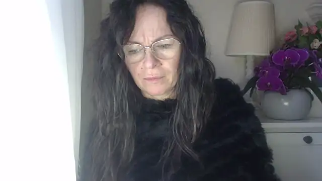 HelenLuxx online show from October 24, 6:10 am