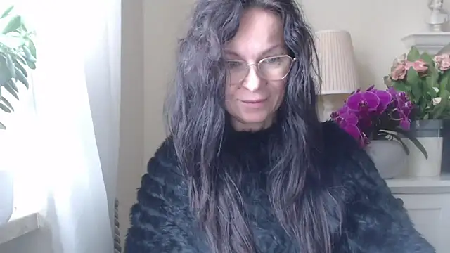 HelenLuxx online show from October 27, 7:12 am