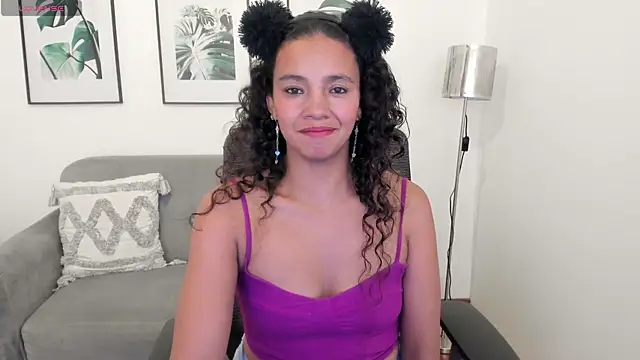 leslyflorez online show from February 19, 12:14 am