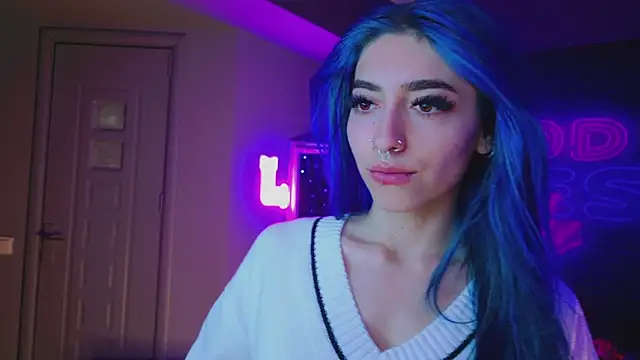 Snapshot of AriaVoss chatting on December 19, 8:44 pm AriaVoss online show from December 19, 8:44 pm