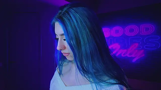 Snapshot of AriaVoss chatting on December 22, 11:52 pm AriaVoss online show from December 22, 11:52 pm