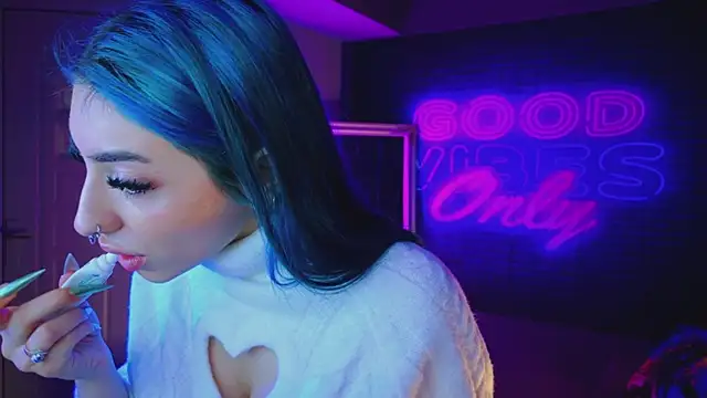 Snapshot of AriaVoss chatting on December 27, 8:39 pm AriaVoss online show from December 27, 8:39 pm