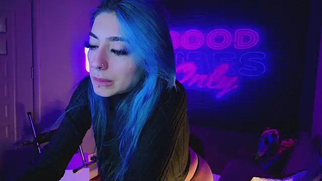 Snapshot of AriaVoss chatting on January 8, 2:35 am AriaVoss online show from January 8, 2:35 am