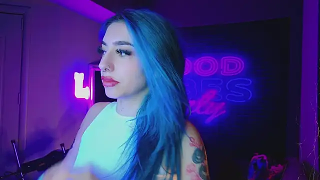 Snapshot of AriaVoss chatting on January 8, 9:34 pm AriaVoss online show from January 8, 9:34 pm