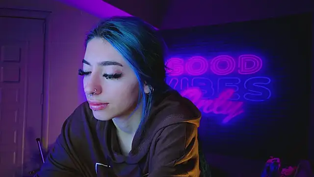 Snapshot of AriaVoss chatting on January 10, 8:48 pm AriaVoss online show from January 10, 8:48 pm