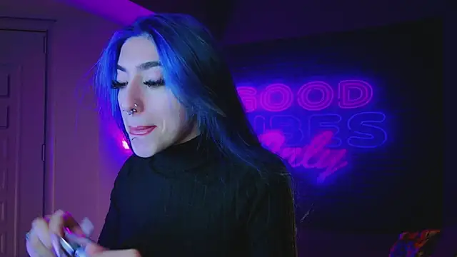 Snapshot of AriaVoss chatting on January 14, 9:30 pm AriaVoss online show from January 14, 9:30 pm