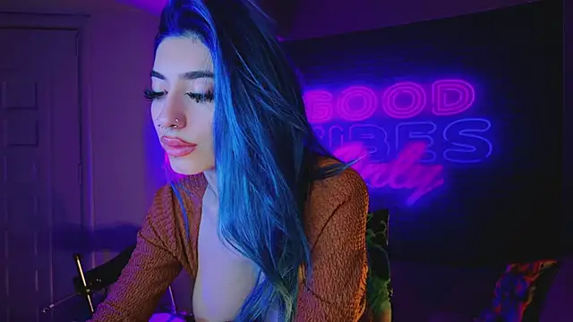 Snapshot of AriaVoss chatting on January 19, 2:36 am AriaVoss online show from January 19, 2:36 am