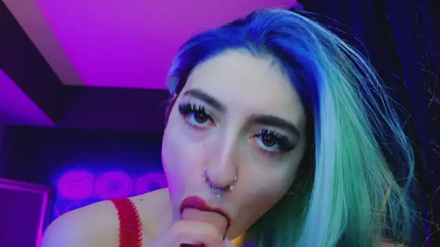 Snapshot of AriaVoss chatting on January 26, 11:08 pm AriaVoss online show from January 26, 11:08 pm