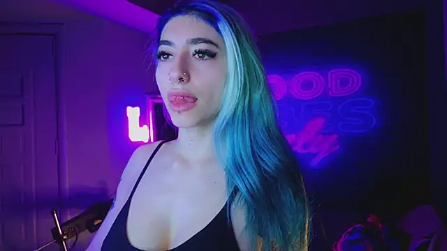 Snapshot of AriaVoss chatting on January 27, 7:24 pm AriaVoss online show from January 27, 7:24 pm