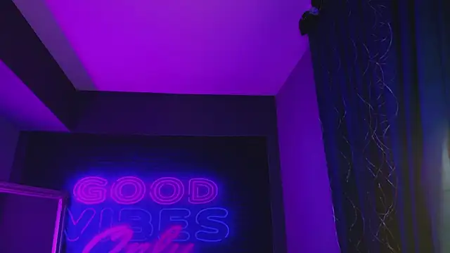 Snapshot of AriaVoss chatting on January 31, 3:20 am AriaVoss online show from January 31, 3:20 am