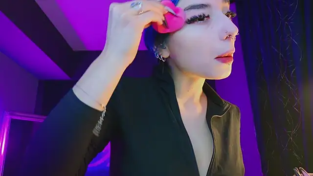 Snapshot of AriaVoss chatting on January 31, 8:33 pm AriaVoss online show from January 31, 8:33 pm