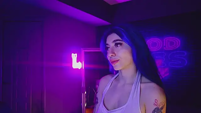 Snapshot of AriaVoss chatting on February 6, 8:34 pm AriaVoss online show from February 6, 8:34 pm