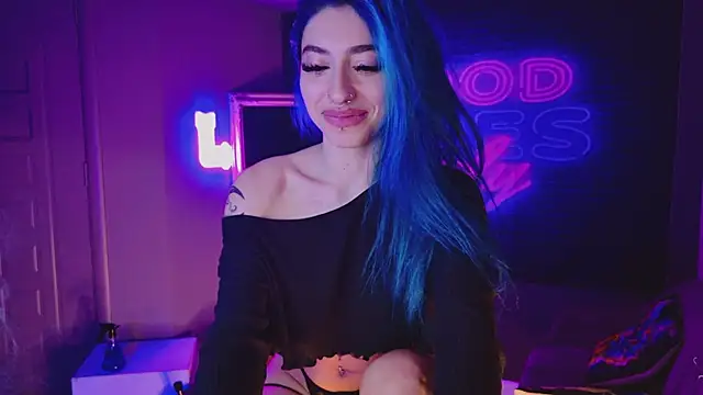 Snapshot of AriaVoss chatting on February 6, 11:37 pm AriaVoss online show from February 6, 11:37 pm