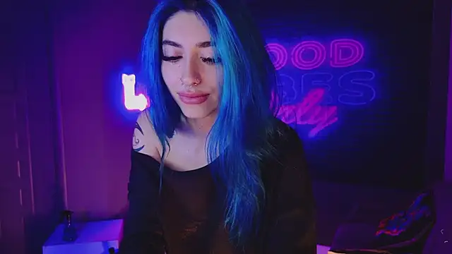 Snapshot of AriaVoss chatting on February 7, 2:40 am AriaVoss online show from February 7, 2:40 am