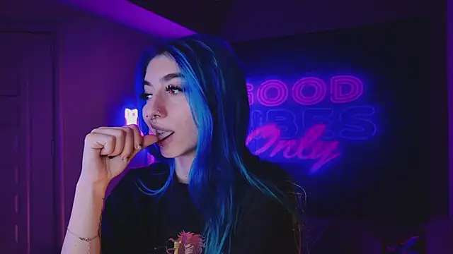 Snapshot of AriaVoss chatting on February 11, 7:16 pm AriaVoss online show from February 11, 7:16 pm