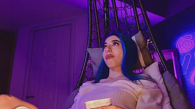 Snapshot of AriaVoss chatting on February 12, 11:20 pm AriaVoss online show from February 12, 11:20 pm