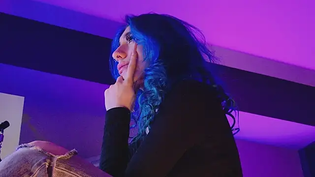 Snapshot of AriaVoss chatting on February 15, 2:26 am AriaVoss online show from February 15, 2:26 am