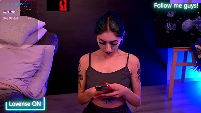 Snapshot of AriaVoss chatting on September 25, 8:45 pm AriaVoss online show from September 25, 8:45 pm