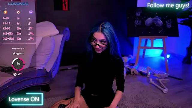 Snapshot of AriaVoss chatting on October 12, 8:52 pm AriaVoss online show from October 12, 8:52 pm