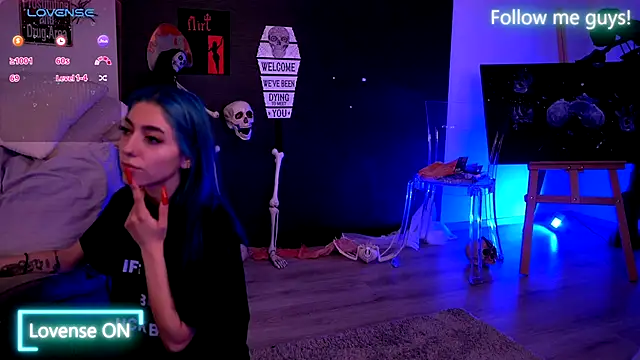 Snapshot of AriaVoss chatting on October 13, 9:04 pm AriaVoss online show from October 13, 9:04 pm