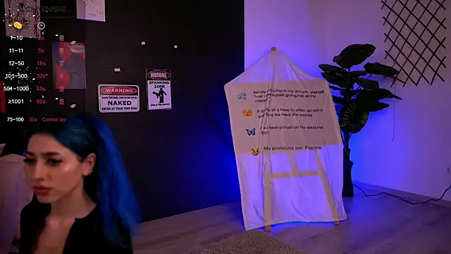 Snapshot of AriaVoss chatting on November 7, 10:32 pm AriaVoss online show from November 7, 10:32 pm