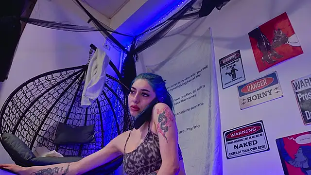 AriaVoss online show from March 15, 6:14 pm