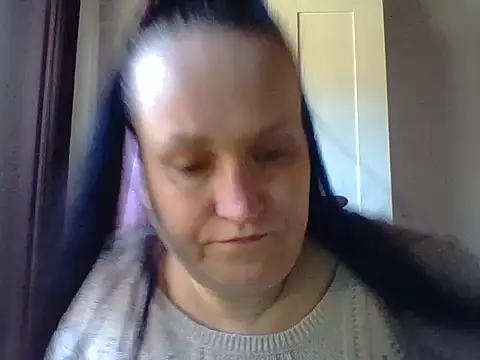 Snapshot of _squirty_cum_lady_ chatting on February 17, 10:07 am squirty cum lady online show from February 17, 10:07 am