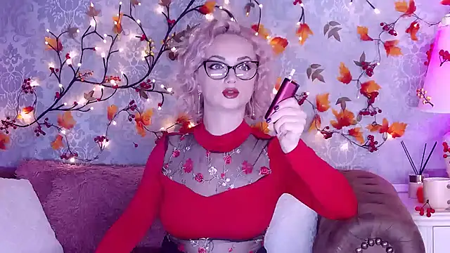 Snapshot of EllianaReese chatting on September 14, 1:49 am EllianaReese online show from September 14, 1:49 am