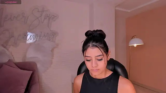 Snapshot of AllyJensen chatting on February 15, 6:55 pm AllyJensen online show from February 15, 6:55 pm