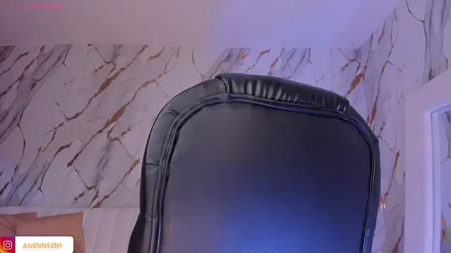 Snapshot of AllyJensen chatting on February 18, 1:00 pm AllyJensen online show from February 18, 1:00 pm