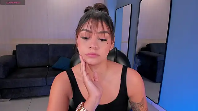 Snapshot of AllyJensen chatting on February 25, 10:58 am AllyJensen online show from February 25, 10:58 am