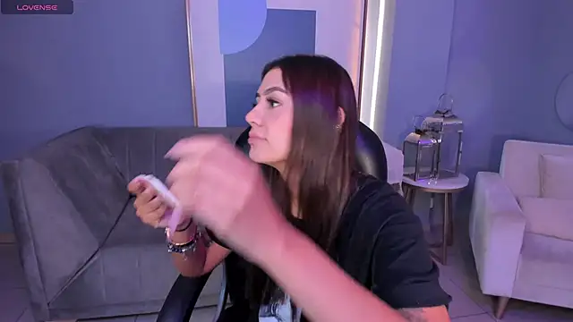 Snapshot of AllyJensen chatting on March 11, 11:01 am AllyJensen online show from March 11, 11:01 am