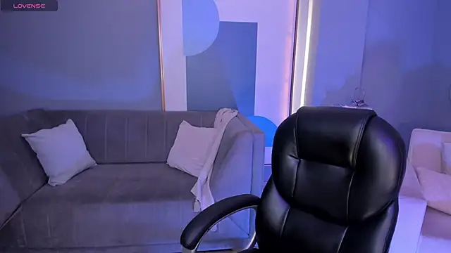 Snapshot of AllyJensen chatting on March 13, 10:57 am AllyJensen online show from March 13, 10:57 am