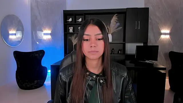 Snapshot of AllyJensen chatting on October 4, 10:35 am AllyJensen online show from October 4, 10:35 am