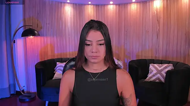 Snapshot of AllyJensen chatting on November 15, 10:01 am AllyJensen online show from November 15, 10:01 am