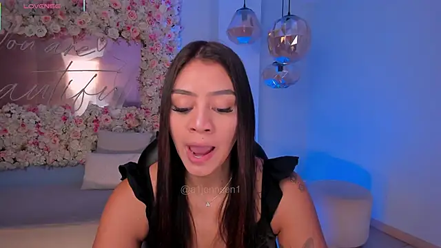 Snapshot of AllyJensen chatting on November 22, 10:25 am AllyJensen online show from November 22, 10:25 am